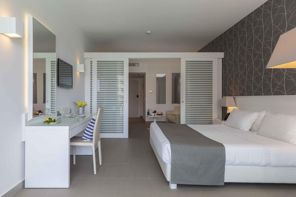 Princess Andriana Resort & Spa - Ultra All-Inclusive Kiotari Bagian luar foto